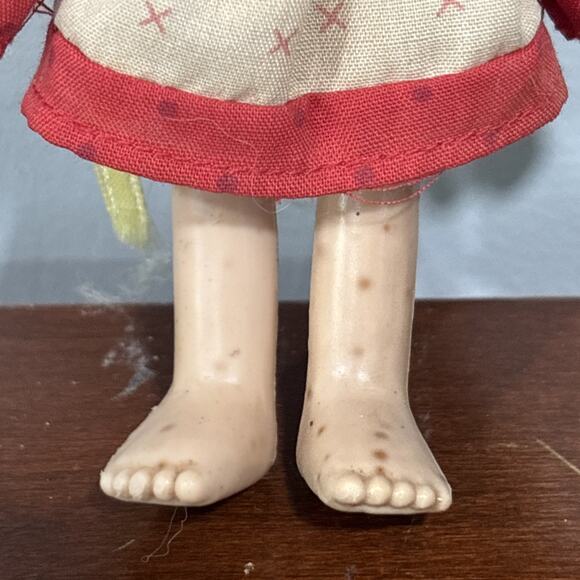 Vintage Strawberry Shortcake Herself 5" Doll 1979 - Picture 5 of 9